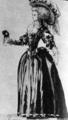 803. Иллюстрация из книги «Моды и нравы времен Марии Антуанетты», Париж, 1885 год. Дама в бальном платье.

